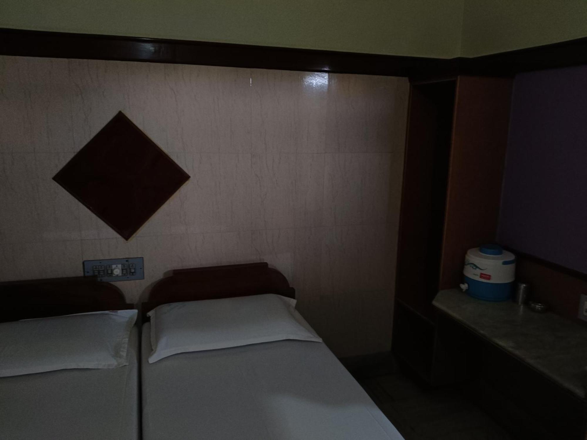 Krishna Lodge Tiruchirappalli Exterior foto